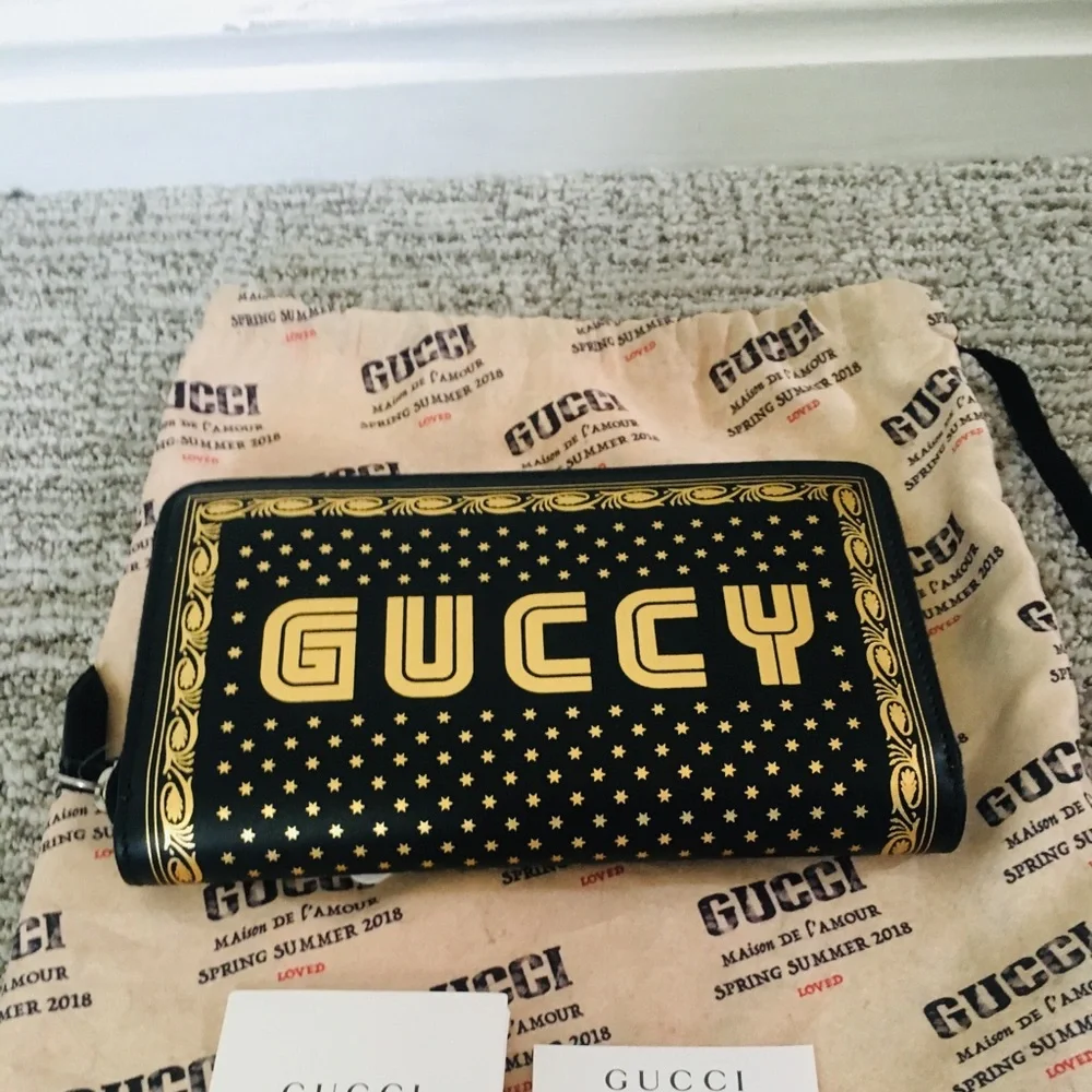 New Authentic Guccy Logo Moon & Stars Leather Zip Around Wallet - Picture 6 of 8